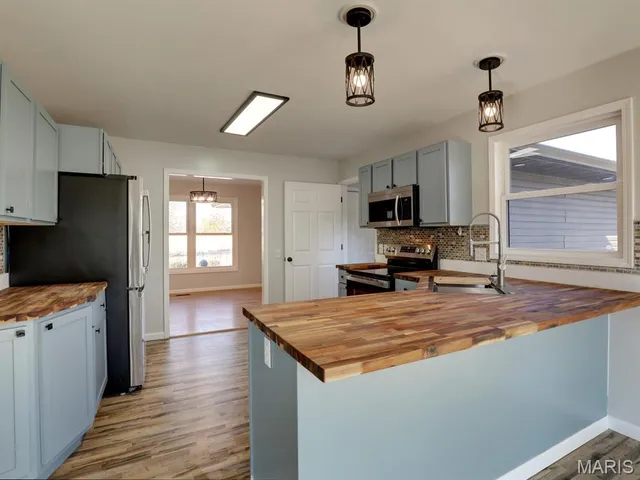 $425,000 | 11316 Dove Ridge Road, Hannibal, MO 63401