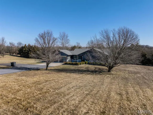 $425,000 | 11316 Dove Ridge Road, Hannibal, MO 63401