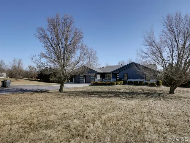 $425,000 | 11316 Dove Ridge Road, Hannibal, MO 63401