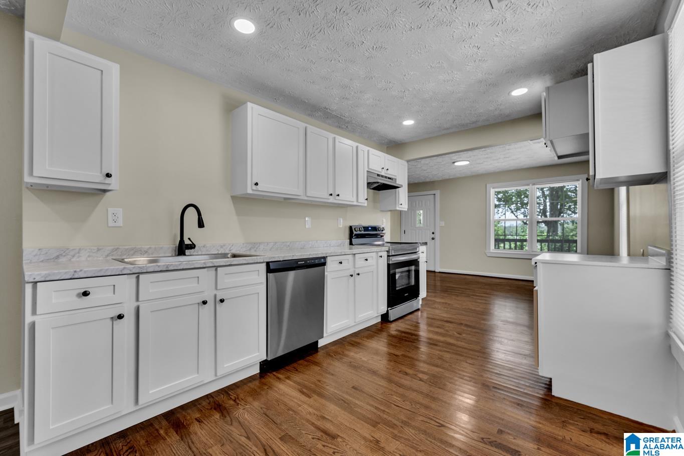 1332 14th Place Southwest Birmingham, AL 35211 - Photo 2 of 29