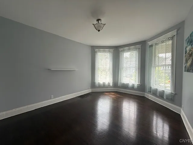 $2,800 | 1515 Oneida Street, Utica, NY 13501