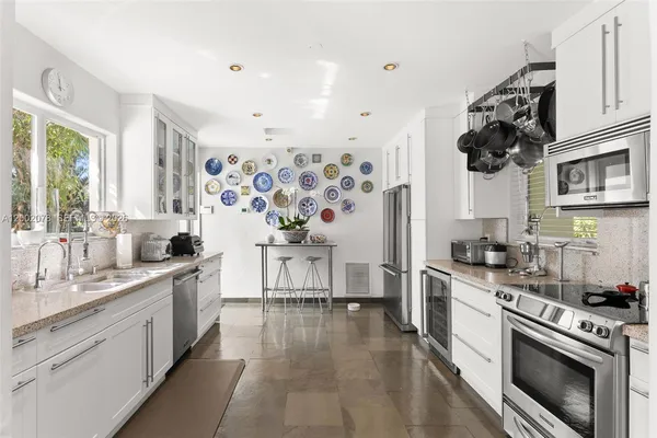 $6,950 | 482 Northeast 93rd Street, Miami Shores, FL 33138