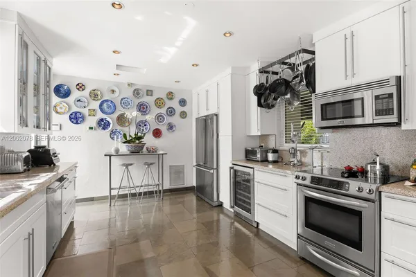 $6,950 | 482 Northeast 93rd Street, Miami Shores, FL 33138