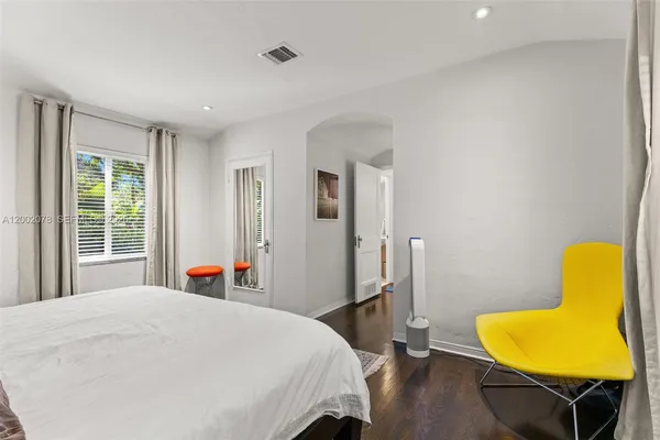 $6,950 | 482 Northeast 93rd Street, Miami Shores, FL 33138