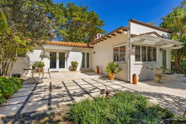 $6,950 | 482 Northeast 93rd Street, Miami Shores, FL 33138