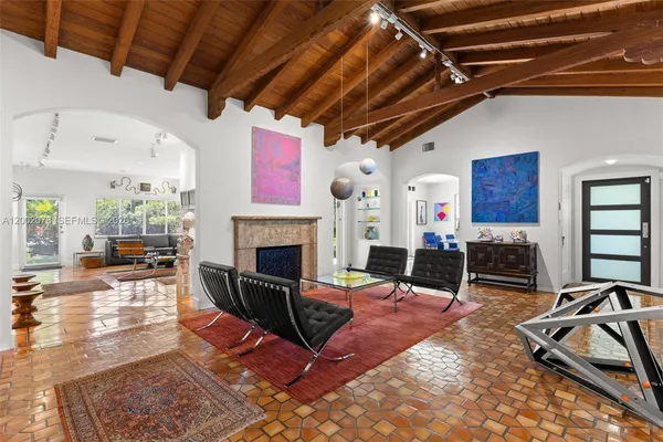 $6,950 | 482 Northeast 93rd Street, Miami Shores, FL 33138