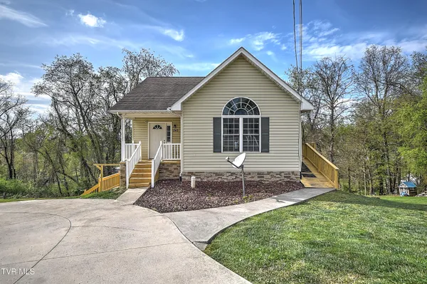 $330,000 | 245 Leonard Street Northwest, Abingdon, VA 24210