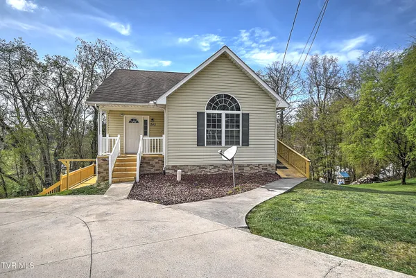 $330,000 | 245 Leonard Street Northwest, Abingdon, VA 24210