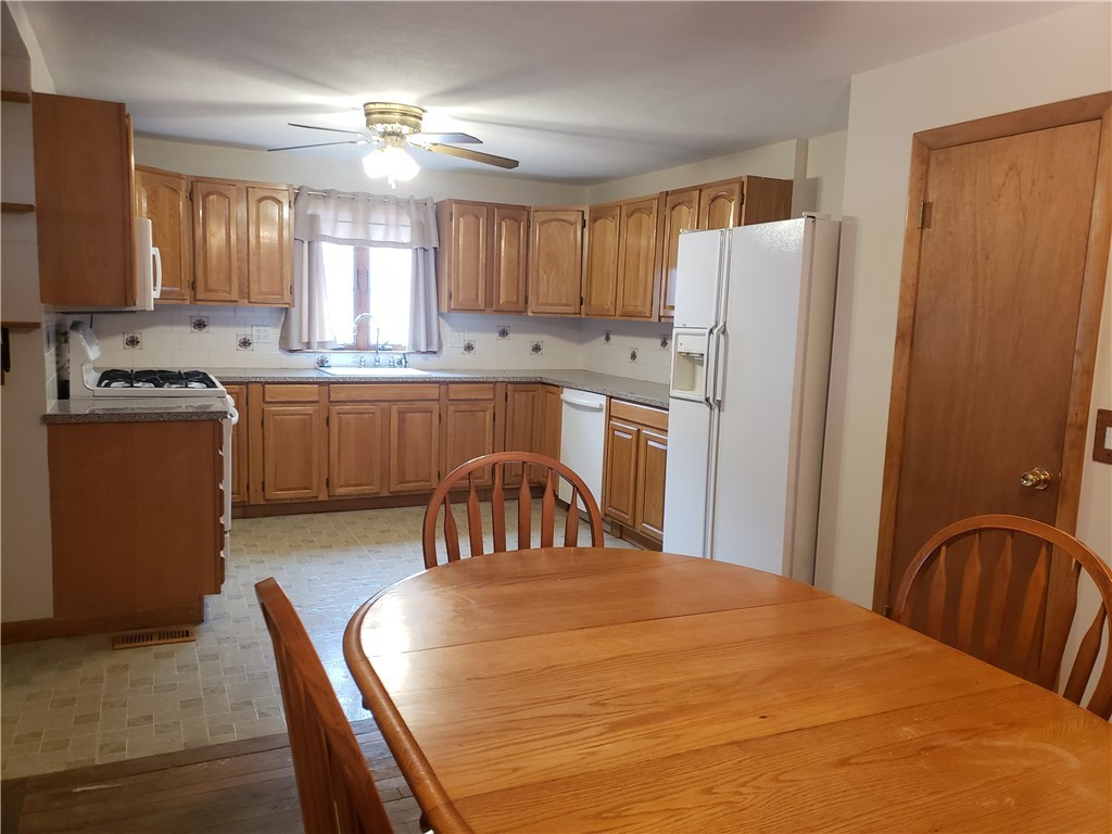 93 Spring Avenue Barrington, RI 02806 - Photo 8 of 21 Gallery Image 8