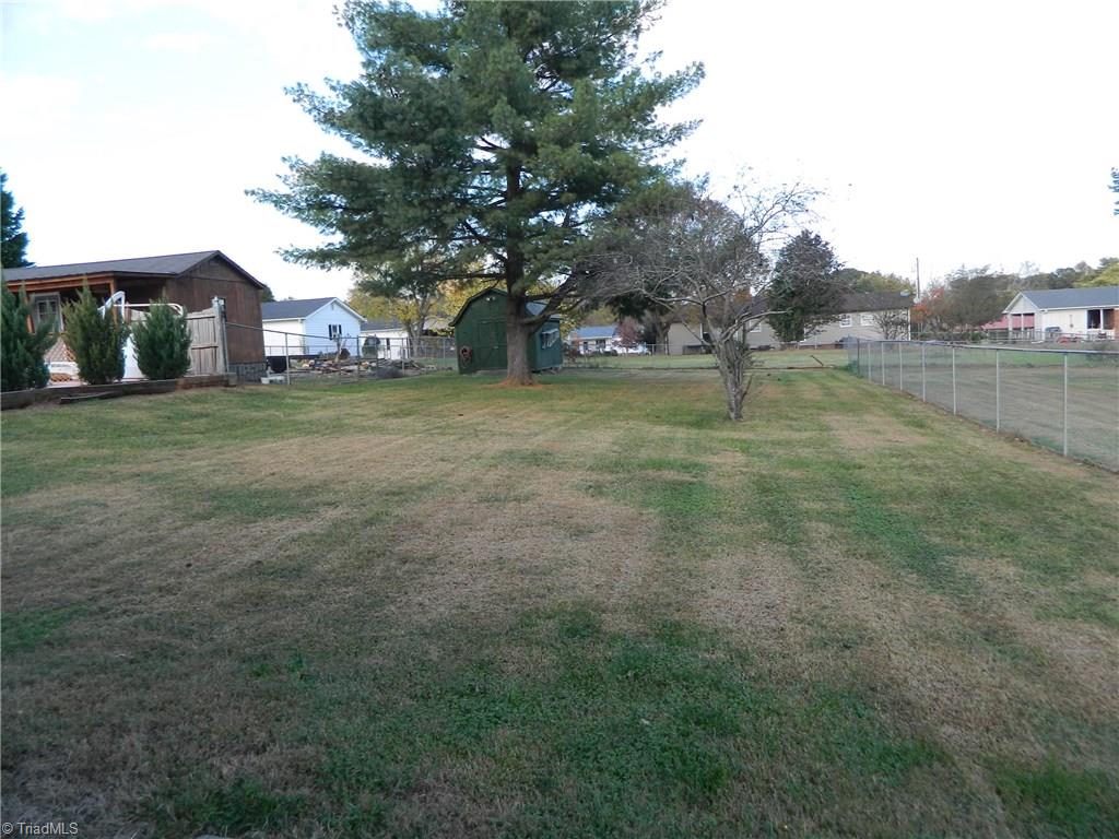 549 Lee Road Thomasville, NC 27360 - Photo 11 of 23 Gallery Image 11