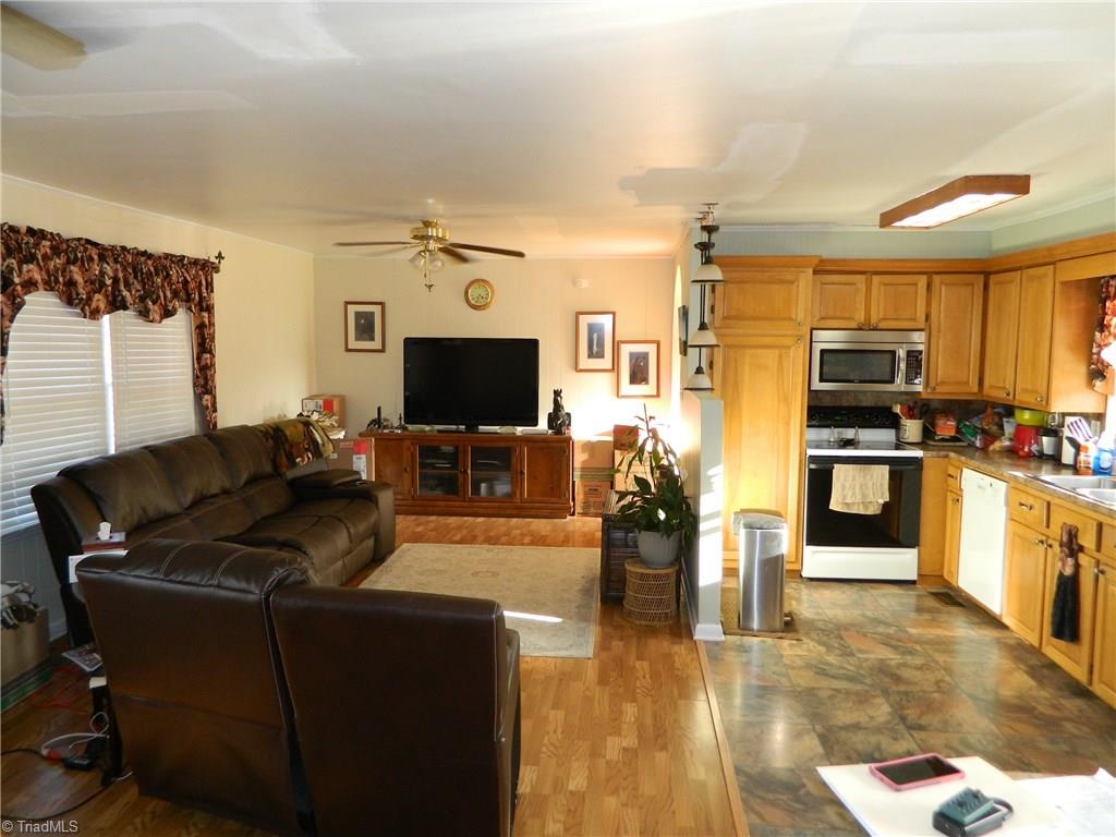 549 Lee Road Thomasville, NC 27360 - Photo 14 of 23 Gallery Image 14