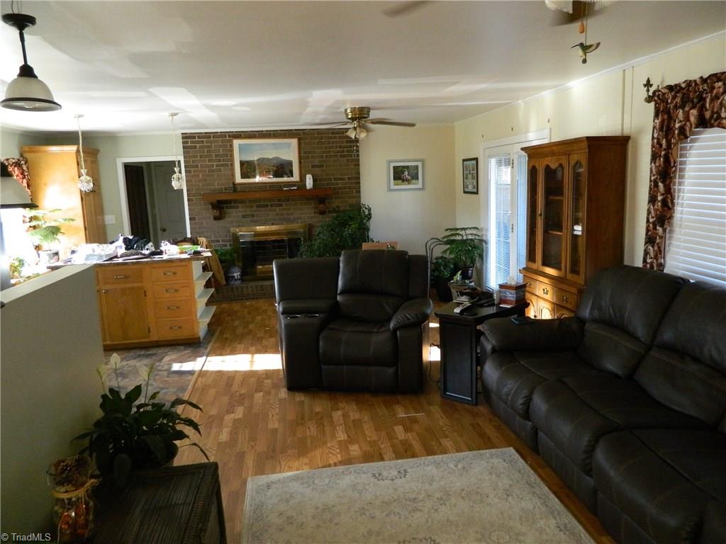 549 Lee Road Thomasville, NC 27360 - Photo 15 of 23 Gallery Image 15