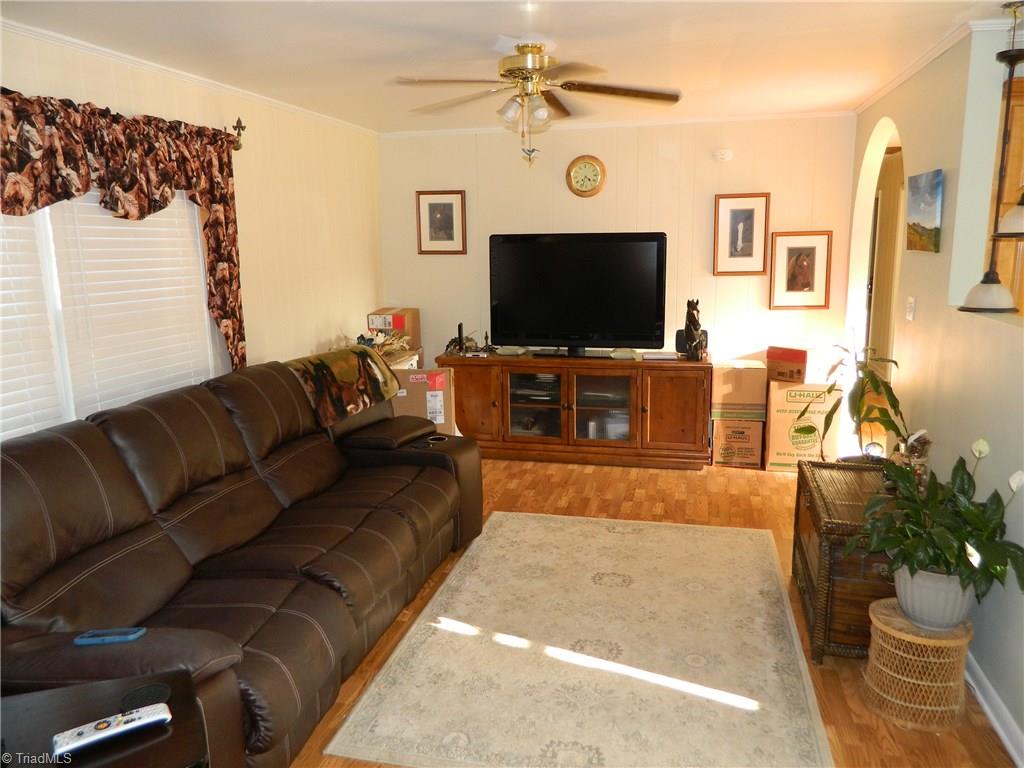 549 Lee Road Thomasville, NC 27360 - Photo 17 of 23 Gallery Image 17