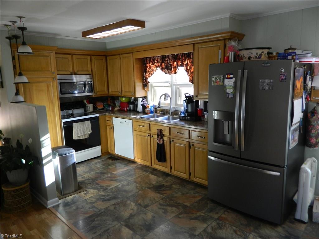 549 Lee Road Thomasville, NC 27360 - Photo 20 of 23 Gallery Image 20