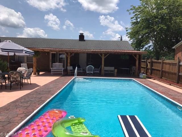 549 Lee Road Thomasville, NC 27360 - Photo 3 of 23 Gallery Image 3