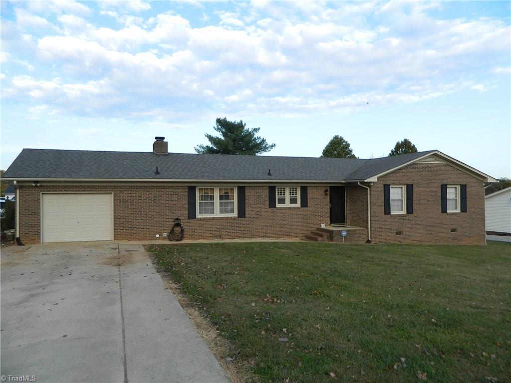 549 Lee Road Thomasville, NC 27360 - Photo 8 of 23 Gallery Image 8