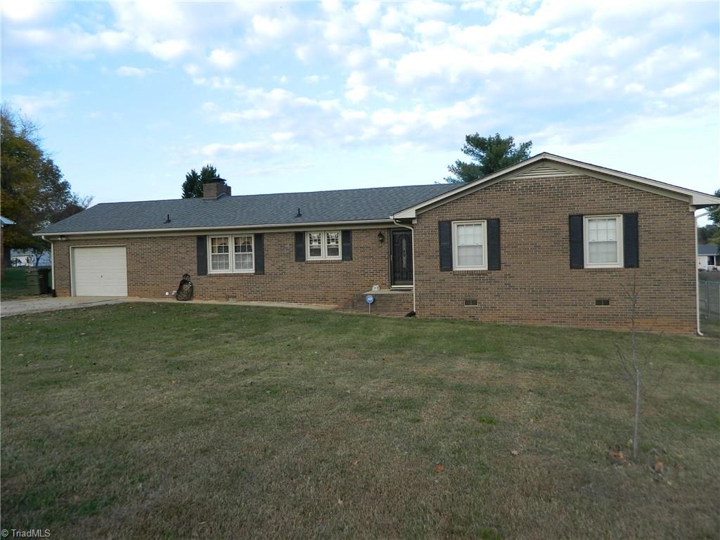 549 Lee Road Thomasville, NC 27360 - Photo 10 of 23 Gallery Image 10