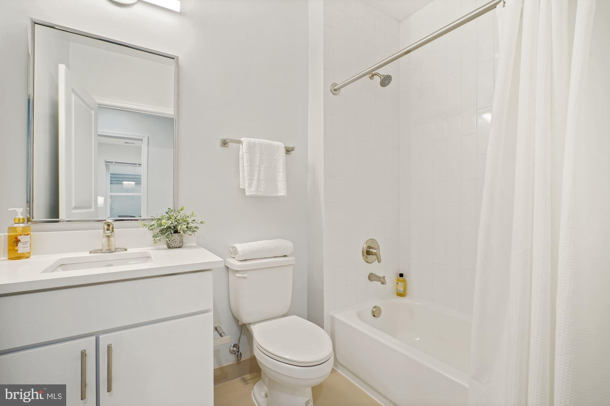 1015 Spring Road Northwest, Unit 1 Washington, DC 20010 - Photo 18 of 22 Gallery Image 18
