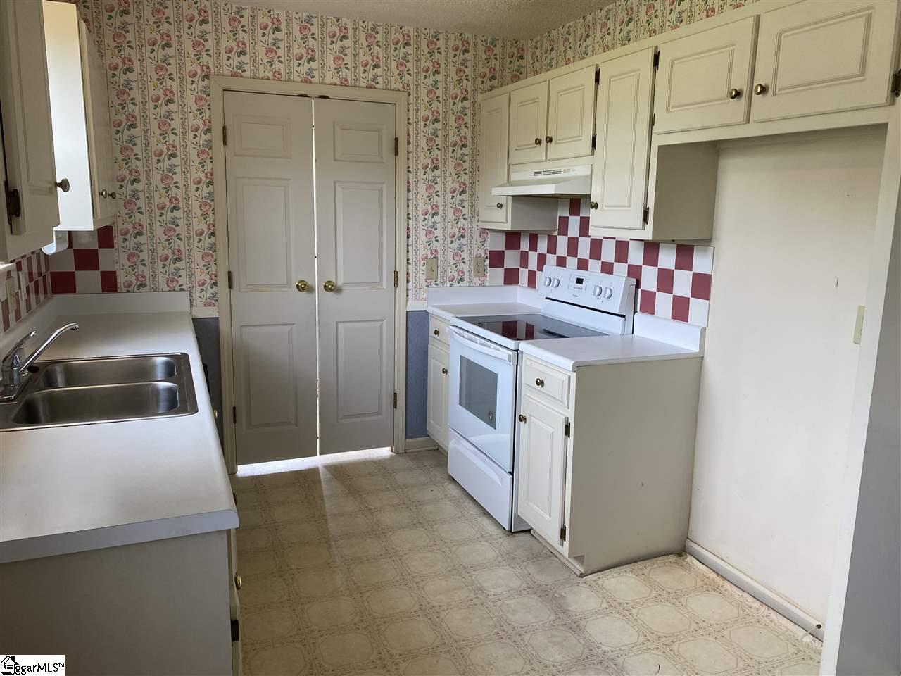 518 Hammett Store Road Lyman, SC 29365 - Photo 4 of 13