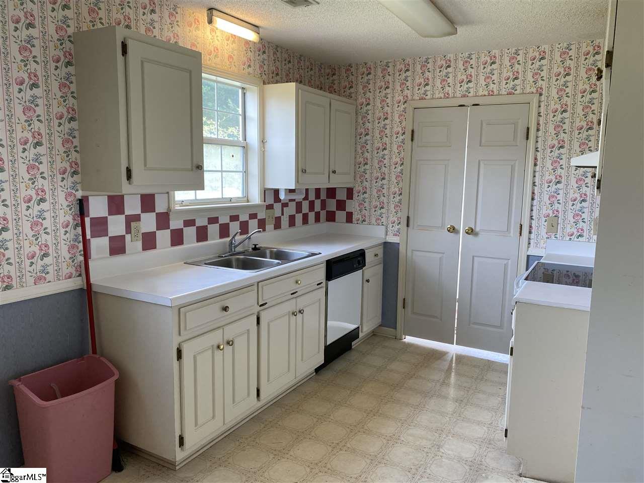 518 Hammett Store Road Lyman, SC 29365 - Photo 5 of 13