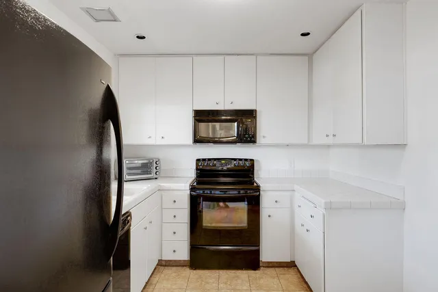 $2,400 | 48728 Desert Flower Drive, Palm Desert, CA 92260