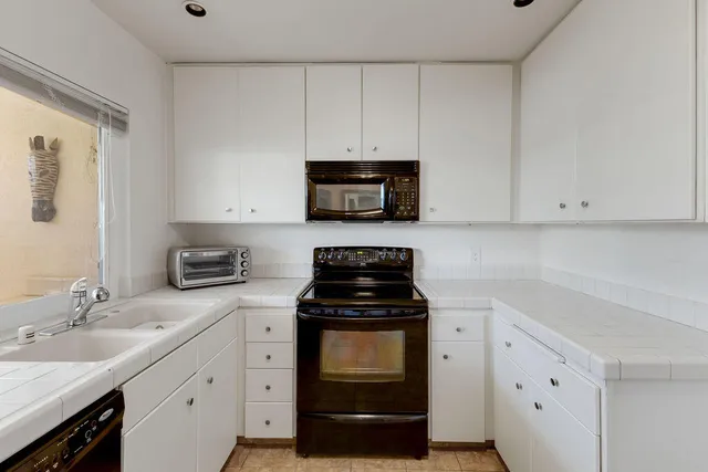 $2,400 | 48728 Desert Flower Drive, Palm Desert, CA 92260