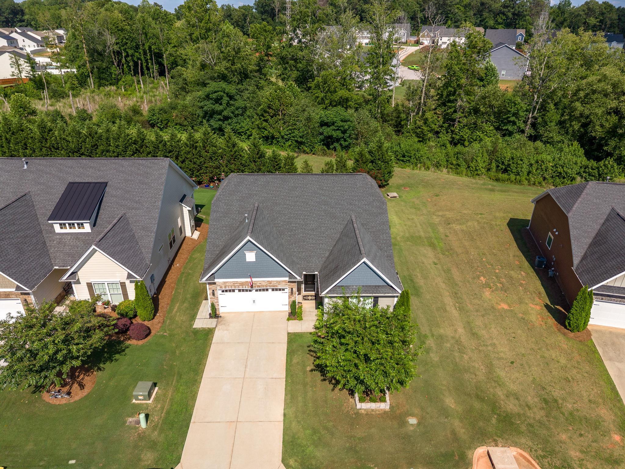120 Broadleigh Court Boiling Springs, SC 29316 - Photo 2 of 46
