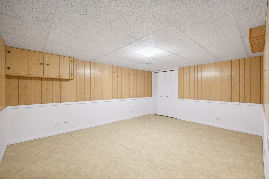 334 7 Pines Circle Highland Park, IL 60035 - Photo 16 of 19 a view of an empty room with a window