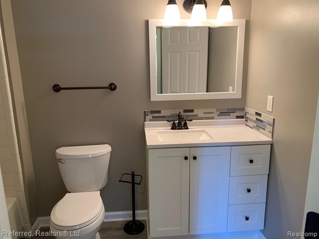 30070 West 12 Mile Road Farmington Hills, MI 48334 - Photo 8 of 11