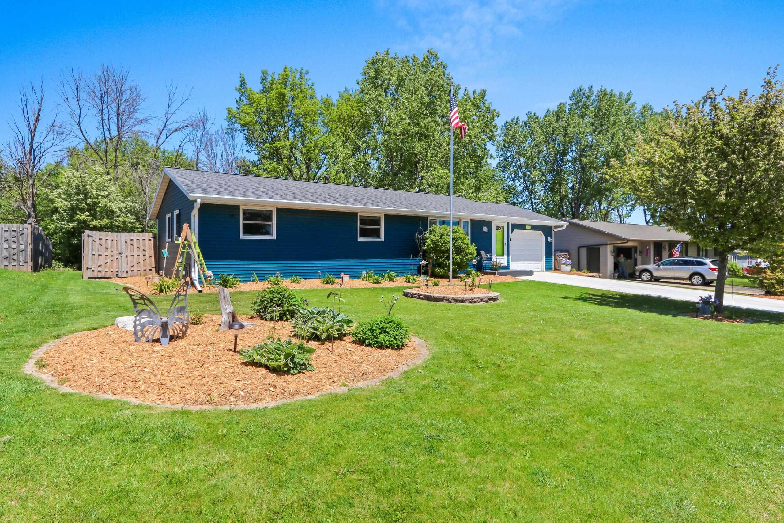 252 Garden View Lane Denmark, WI 54208 - Photo 2 of 47