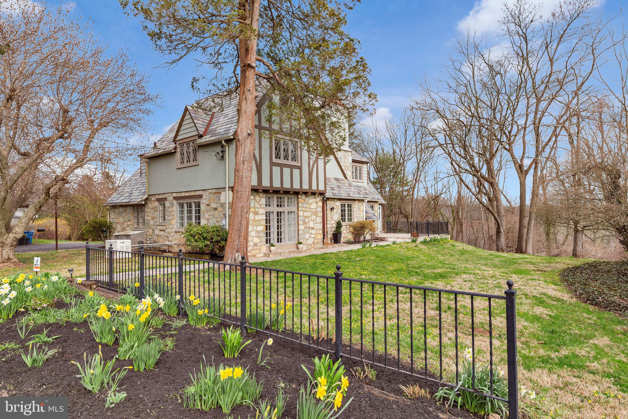 24 Golfview Road Doylestown, PA 18901 - Photo 2 of 47