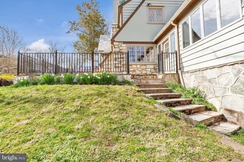 $1,275,000 | 24 Golfview Road, Doylestown, PA 18901