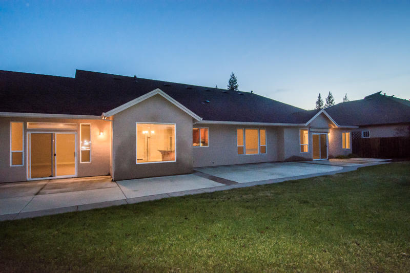 2776 Loggerhead Way Redding, CA 96002 - Photo 15 of 16 Loggerhead back