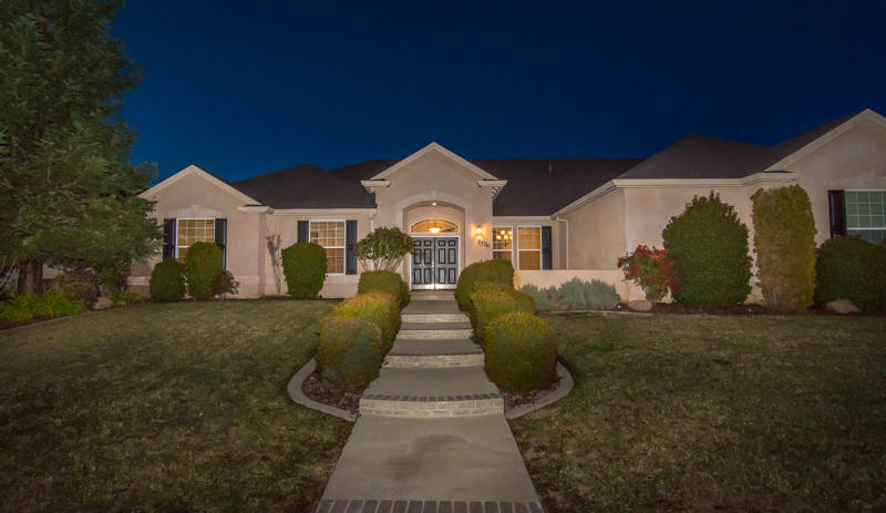 2776 Loggerhead Way Redding, CA 96002 - Photo 3 of 16 Loggerhead front of home