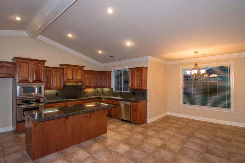 2776 Loggerhead Way Redding, CA 96002 - Photo 9 of 16 Loggerhead Dining araa
