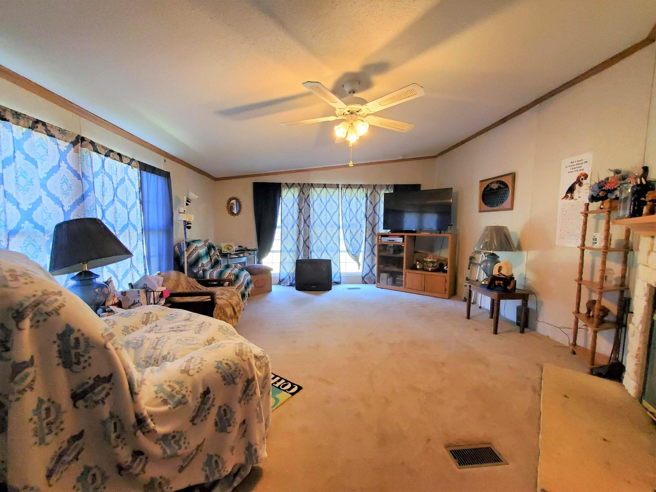3438 William Brunson Road Summerton, SC 29148 - Photo 11 of 22 FAMILY ROOM