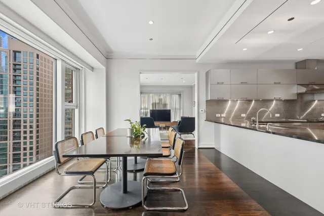 $1,900,000 | 77 East Walton Street, Unit 25D, Chicago, IL 60611