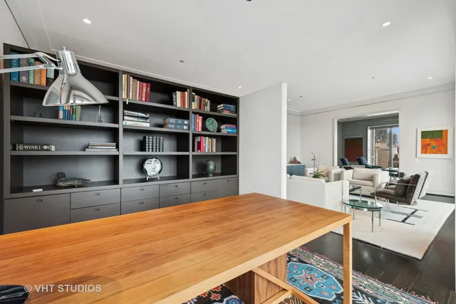 $1,900,000 | 77 East Walton Street, Unit 25D, Chicago, IL 60611