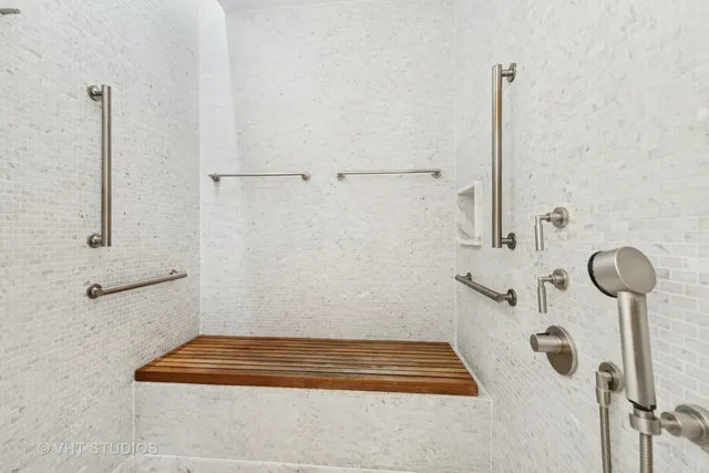 $1,900,000 | 77 East Walton Street, Unit 25D, Chicago, IL 60611