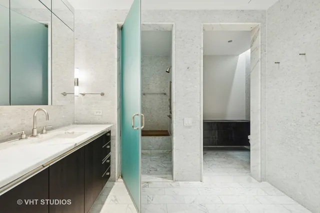 $1,900,000 | 77 East Walton Street, Unit 25D, Chicago, IL 60611