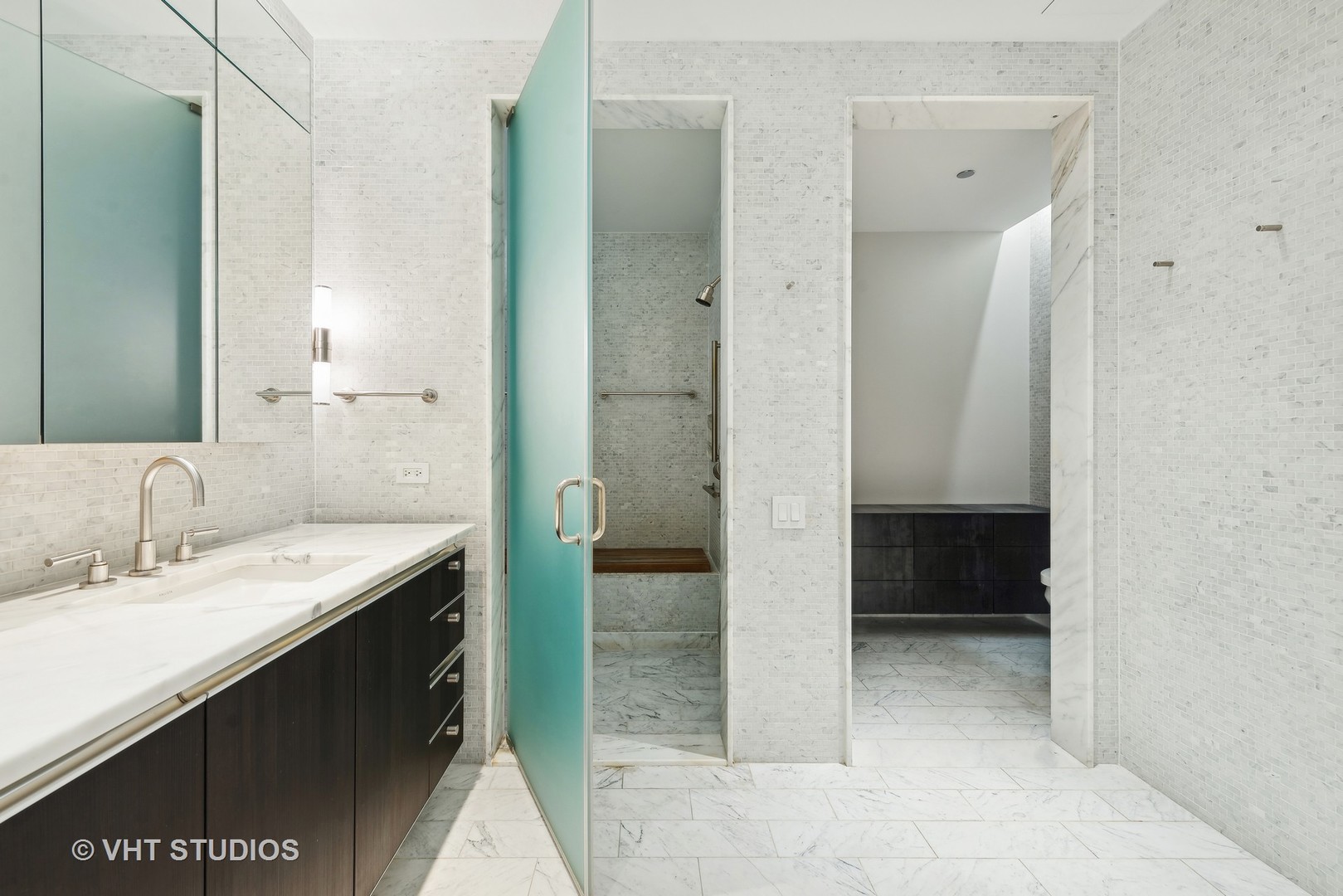 77 East Walton Street, Unit 25D Chicago, IL 60611 - Photo 17 of 28