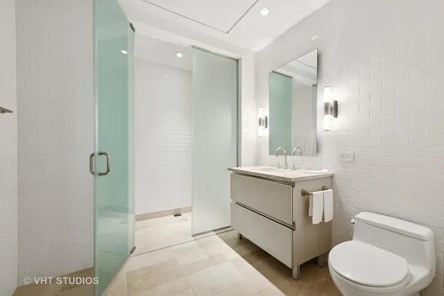 $1,900,000 | 77 East Walton Street, Unit 25D, Chicago, IL 60611