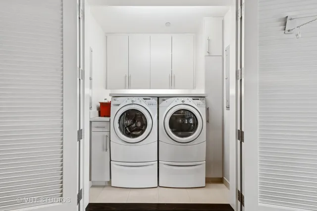 $1,900,000 | 77 East Walton Street, Unit 25D, Chicago, IL 60611