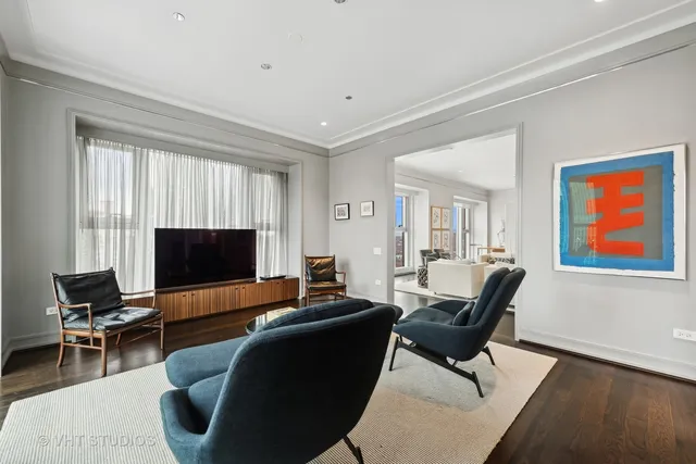 $1,900,000 | 77 East Walton Street, Unit 25D, Chicago, IL 60611