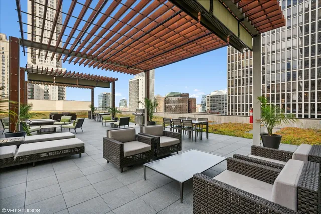 $1,900,000 | 77 East Walton Street, Unit 25D, Chicago, IL 60611