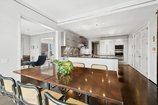 $1,900,000 | 77 East Walton Street, Unit 25D, Chicago, IL 60611