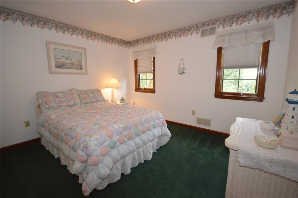 100 Field Club Circle McKees Rocks, PA 15136 - Photo 20 of 24