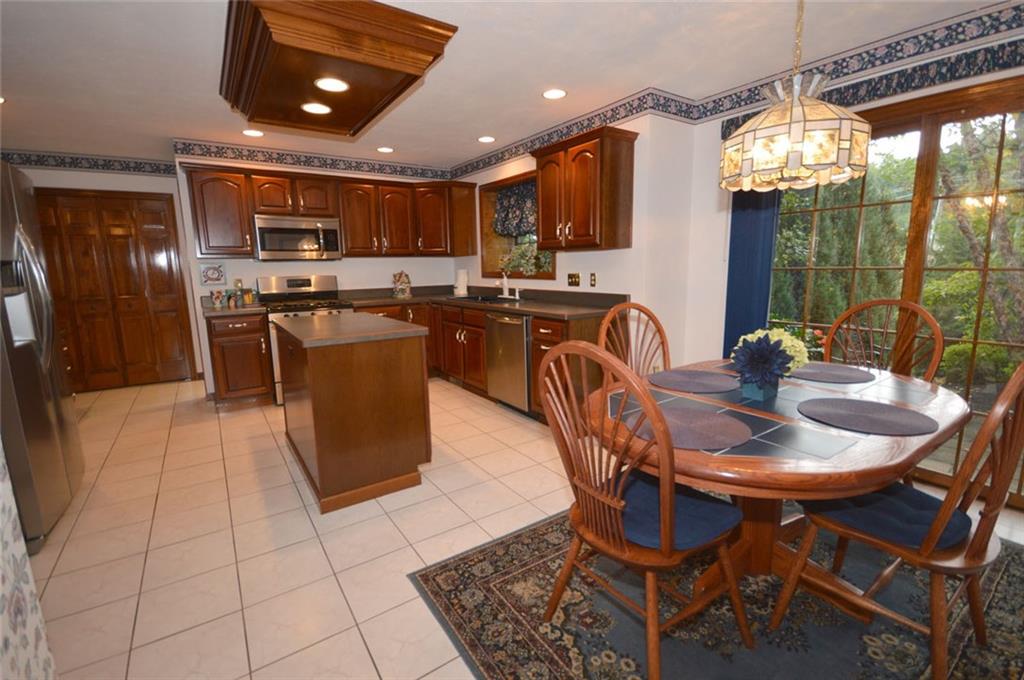 100 Field Club Circle McKees Rocks, PA 15136 - Photo 8 of 24