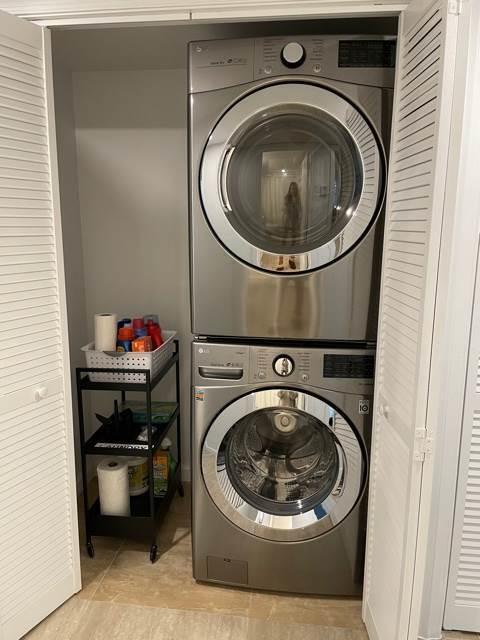13400 Polo Road West Wellington, FL 33414 - Photo 8 of 16 a utility room with dryer and washer