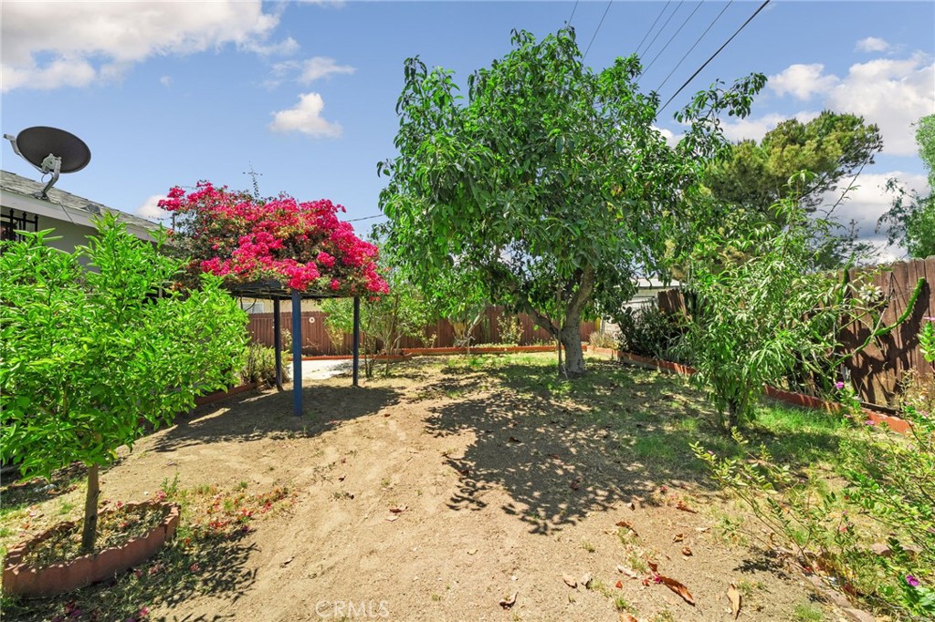 184 East Grant Street Rialto, CA 92376 - Photo 25 of 27